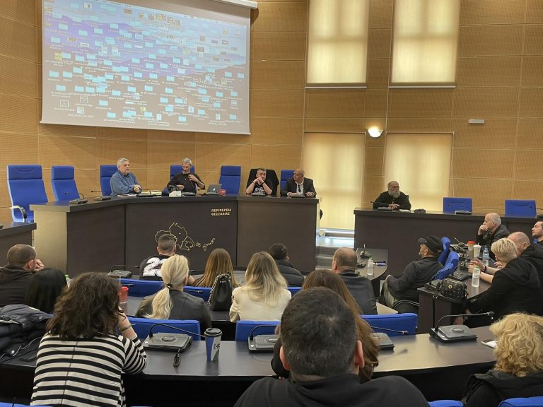 Τέμπη: Σε μηνύσεις προχωρούν οι συγγενείς των θυμάτων της τραγωδίας – Ζητούν παραίτηση Φλωρίδη