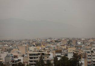 Η αφρικανική σκόνη «πνίγει» τη χώρα: Πότε υποχωρεί, πότε έρχεται νέα «εισβολή» – SOS επιστημόνων