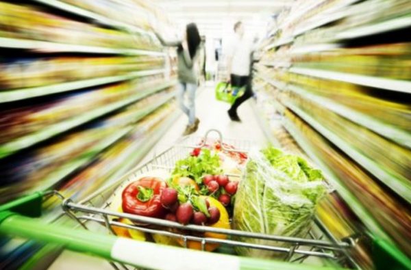 Πόσο αυξήθηκαν οι τιμές στα ράφια πριν τα μέτρα για την ακρίβεια [έρευνα]