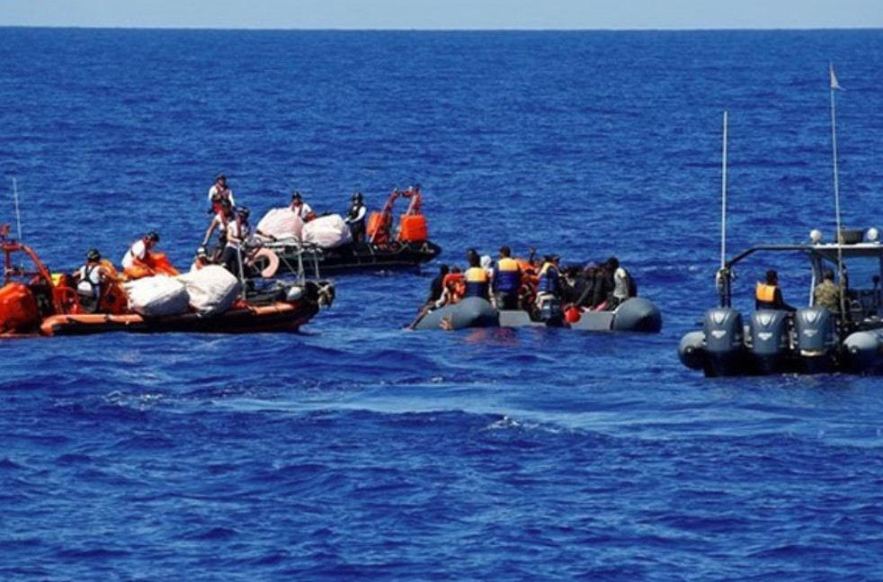 Ισπανία: Συνελήφθησαν τρία άτομα – Πέταξαν στη θάλασσα μετανάστες και τους άφησαν να πνιγούν
