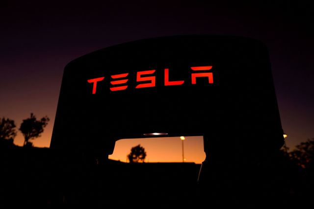USA: Angela Zhao dies inside a Tesla Model