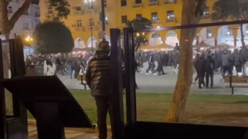 Θεσσαλονίκη: Στο μικροσκόπιο τα βίντεο από την ομοτρανσφοβική επίθεση – Τι λέει η Δημογλίδου