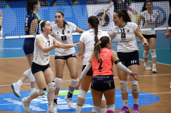 Α.Ο. Θήρας – ΑΕΚ 3-0: Προβάδισμα για την τρίτη θέση