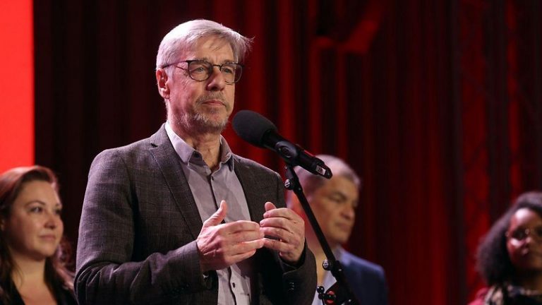 Ουκρανία: Είναι ώρα για «διαπραγμάτευση», κρίνει ο πρόεδρος της Ευρωπαϊκής Αριστεράς Βάλτερ Μπάγερ