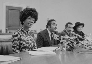 Σίρλεϊ Τσίζχολμ – H πρώτη μαύρη γυναίκα που υπηρέτησε στο Κογκρέσο των ΗΠΑ