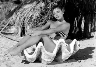 Τη μέρα που η Μέριλιν Μονρόε προειδοποίησε την Τζόαν Κόλινς για τους «λύκους του Χόλιγουντ»