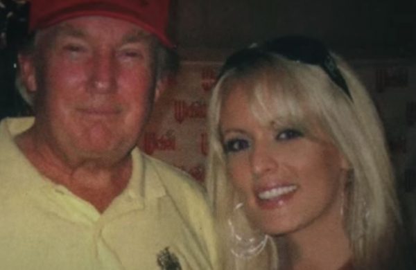 To «Stormy» αποκαλύπτει το μετα-φεμινιστικό είδωλο που πλανάται πάνω από τη δίκη του Τραμπ