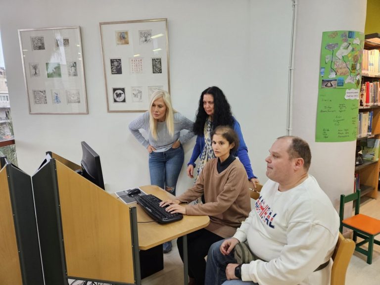 Ειδικό πρόγραμμα για άτομα με προβλήματα όρασης στη δημοτική βιβλιοθήκη Ηρακλείου Αττικής