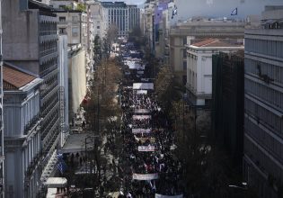 Απεργία: Οι εργαζόμενοι διαδηλώνουν για μισθούς και ΣΣΕ – Ακινητοποιημένα Μετρό, Ηλεκτρικός, Τραμ