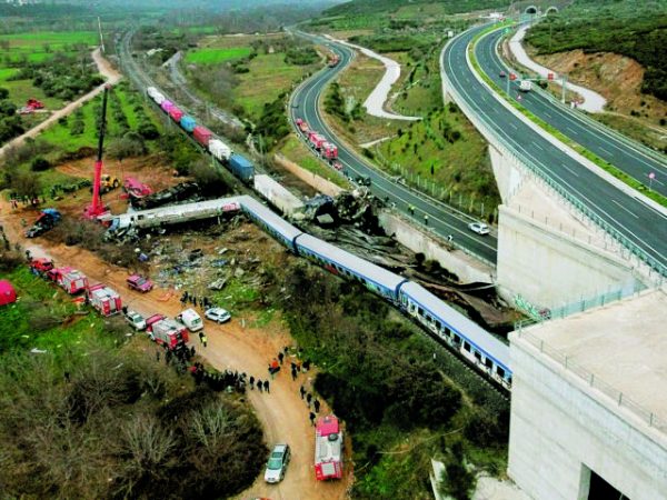 Τέμπη: Καταγγελία – «Ο σταθμάρχης ήταν με ιερόδουλη»