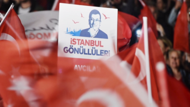 Eκρέμ Ιμάμογλου: Ποιος είναι ο δήμαρχος της Κωνσταντινούπολης