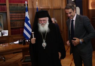 Η πατριωτική δεξιά… λοξοκοιτάζει, ο Μητσοτάκης «σημαδεύει» Βελόπουλο και Νατσιό – Τετ α τετ με Ιερώνυμο