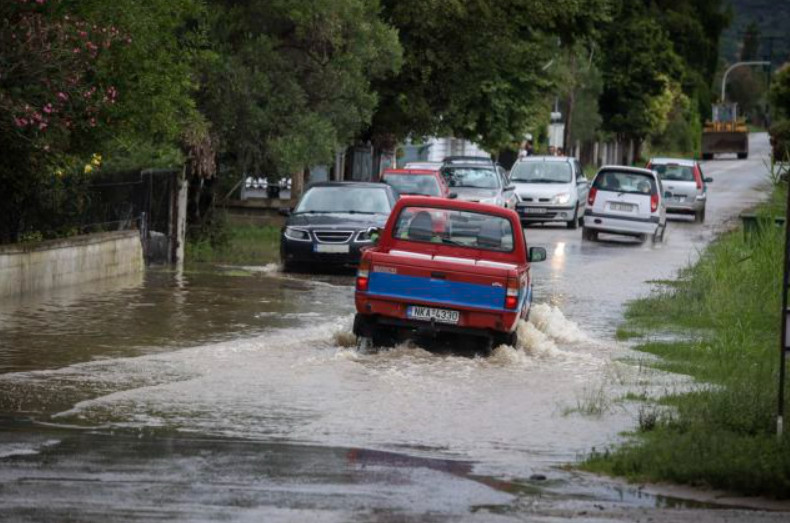 Κακοκαιρία: Στο έλεος των βροχοπτώσεων Θεσσαλία και Σποράδες - Τι αναμένεται τις επόμενες ώρες