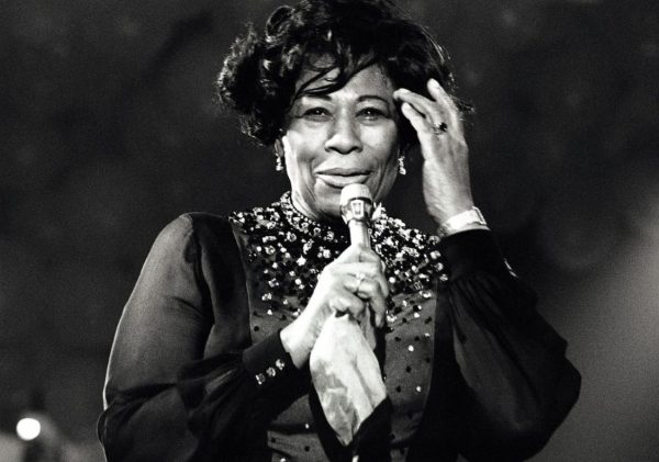 Ella Fitzgerald: Η γλυκόπικρη ιστορία της αξεπέραστης «Βασίλισσας της Jazz»