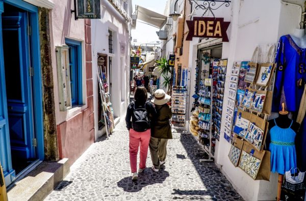 «Τουρισμός για Όλους»: Κληρώθηκαν οι δικαιούχοι του προγράμματος – Πού μπορείτε να δείτε τα αποτελέσματα