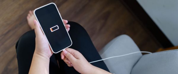 Τελειώνει η μπαταρία στο iPhone σας γρήγορα; Τότε σίγουρα δεν έχετε δοκιμάσει αυτό το κόλπο