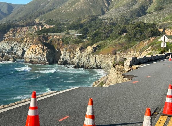 ΗΠΑ: Μεγάλος αυτοκινητόδρομος της Καλιφόρνια κατέρρευσε με αποτέλεσμα τον εγκλωβισμό δεκάδων οδηγών