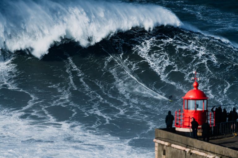 Ο Sebastian Steudtner κατέκτησε ακόμη ένα παγκόσμιο ρεκόρ κάνοντας σέρφινγκ σε κύμα 28,57 μέτρων