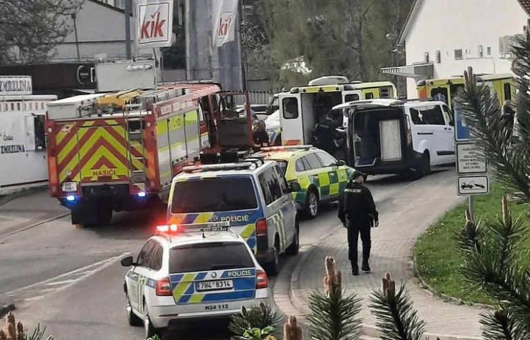 Τσεχία: Παράσυρση 8 ατόμων από αυτοκίνητο σε χώρο στάθμευσης