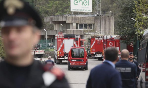 Ιταλία: Λιγοστεύουν οι ελπίδες για επιζώντες στο κέντρο παραγωγής υδροηλεκτρικής ενέργειας μετά από έκρηξη