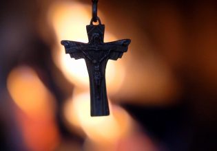 ΗΠΑ: Τρίχρονη βασανίστηκε μέχρι θανάτου κατά τη διάρκεια εξορκισμού που τέλεσε η οικογένειά της