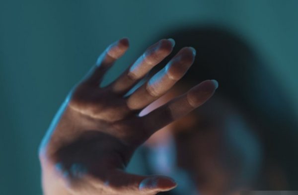 Ιόνια Οδός: Στάθμευσε το φορτηγό και άρχισε να χτυπά τη σύζυγό του – Τον κατήγγειλε μέσω του 112