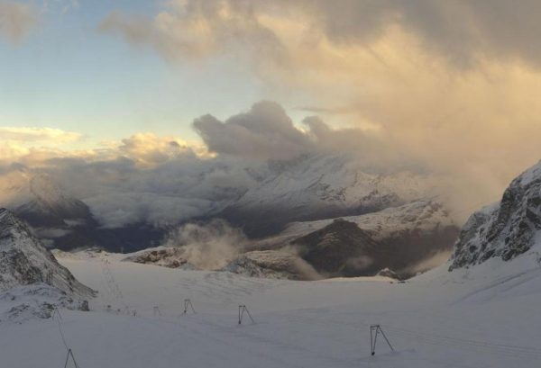 Ιταλία: Στο έλεος ανεμοθύελλας τα λιφτ σε χιονοδρομικό κέντρο – «Σκέφτηκα πολλές φορές ότι θα πεθάνουμε»