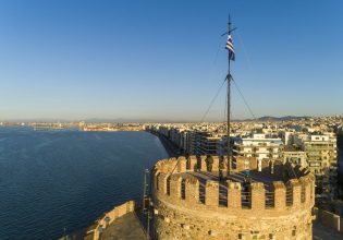 Θεσσαλονίκη: Πτώση ανθρώπου από τον Λευκό Πύργο