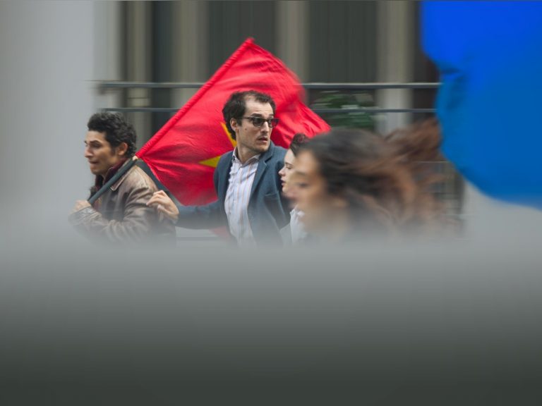 Η επιστήμη μίλησε: Οι έξυπνοι άνθρωποι είναι πιο πιθανό να είναι αριστεροί