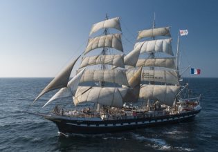 Γαλλία: Με το εμβληματικό ιστιοφόρο «Belem» η Ολυμπιακή Φλόγα στη Μασσαλία – Πότε φτάνει στον Πειραιά