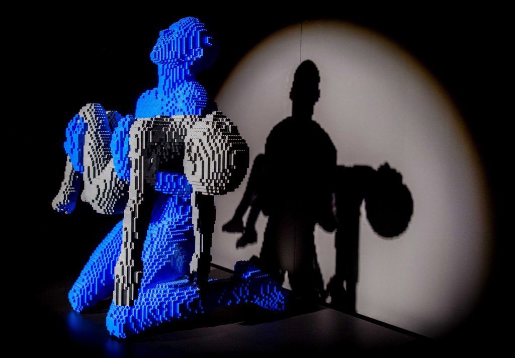 Ο δικηγόρος της Wall Street που παραιτήθηκε για να φτιάχνει γλυπτά από Lego