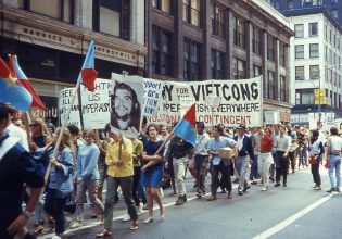 Το φάντασμα του αντιπολεμικού κινήματος του 1968 επέστρεψε