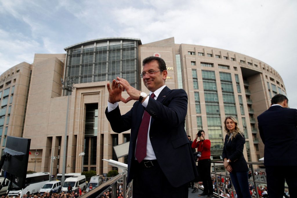 Εκλογές στην Τουρκία: Φιέστα Ιμάμογλου κατά την ανάληψη των καθηκόντων του