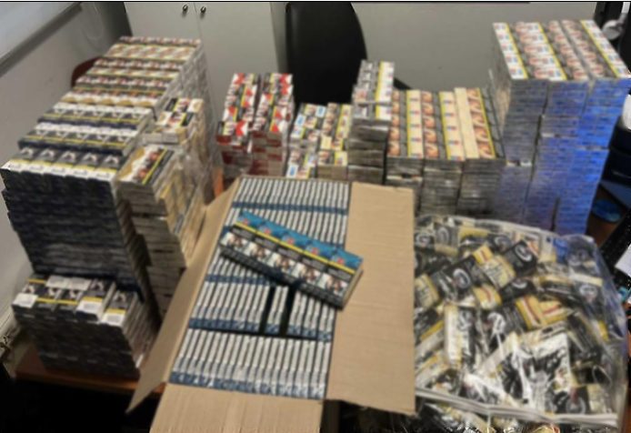 Δύο συλλήψεις για λαθρεμπόριο τσιγάρων - Πάνω από 4.800 καπνικά προϊόντα κατασχέθηκαν