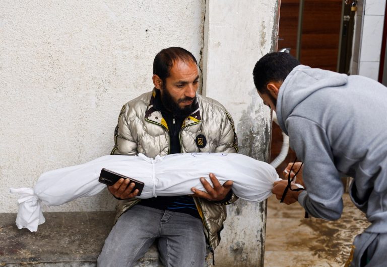 Γάζα: «Έγκλημα πολέμου κατά τα φαινόμενα» – Το HRW για επίθεση του Ισραήλ που σκότωσε 106 αμάχους