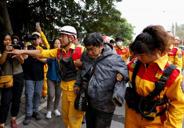 Ταϊβάν: Στους 12 ανήλθαν οι νεκροί από τον σεισμό – Πάνω από 700 εγκλωβισμένοι σε τούνελ