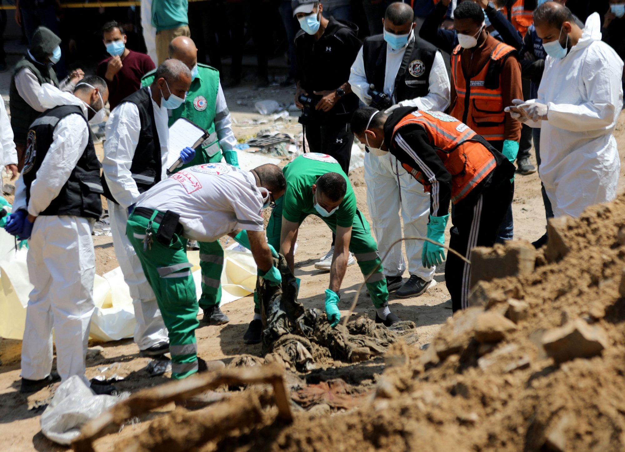 Λωρίδα της Γάζας: Αποκαλύφθηκαν ομαδικοί τάφοι στο αλ Σίφα και στη Μπέιτ Λαχία 