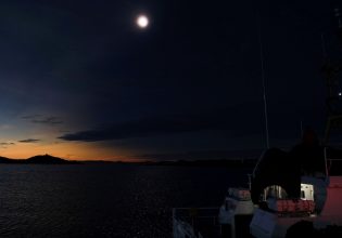 Ολική έκλειψη Ηλίου: Η εντυπωσιακή όψη της από το Μόντρεαλ του Καναδά