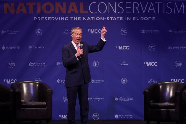 Έφοδος της αστυνομίας σε συνέδριο ακροδεξιών στις Βρυξέλλες – Καλεσμένος ήταν και Όρμπαν