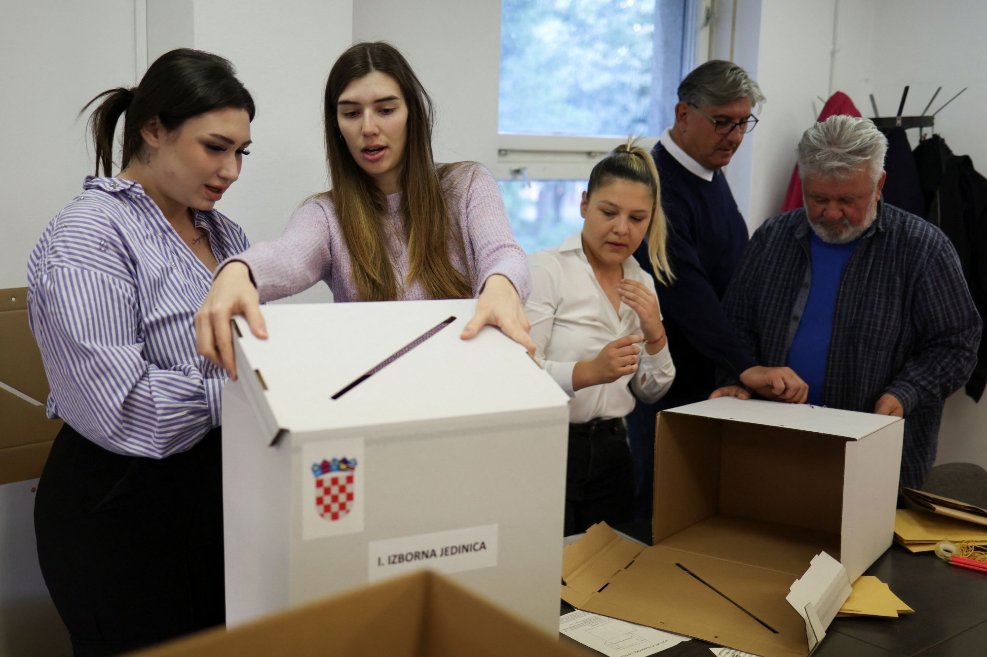 Εκλογές στην Κροατία: Ο σοσιαλδημοκράτης πρόεδρος κοντράρεται με τον συντηρητικό πρωθυπουργό