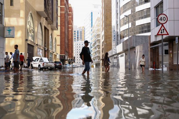 Ντουμπάι: «Ήταν πρωτόγνωρο αυτό που συνέβη» - Ελληνίδα περιγράφει τις πλημμύρες