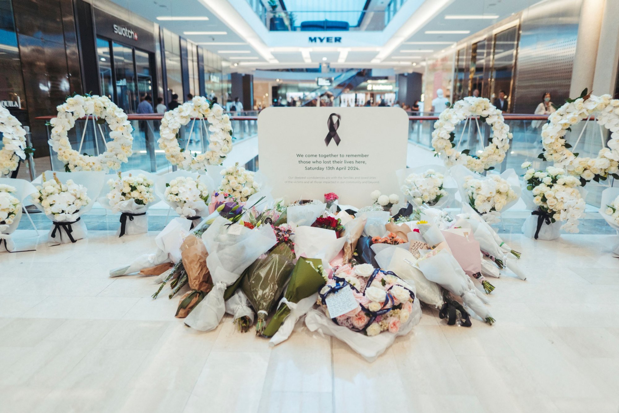 Σίδνεϊ: Φόρος τιμής στους νεκρούς από την επίθεση με μαχαίρι
