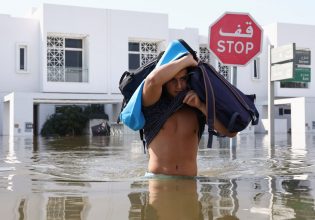 Ντουμπάι: Τι είναι η «σπορά των νεφών» που οδήγησε στην ιστορική καταιγίδα