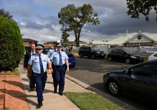 Σίδνεϊ: Κατηγορίες για τρομοκρατία απαγγέλθηκαν στον 16χρονο που μαχαίρωσε τον επίσκοπο