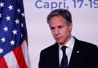 Άντονι Μπλίνκεν: «Οι ΗΠΑ δεν ενεπλάκησαν στις εκρήξεις στο Ιράν» – Διευκρινίσεις για την επίθεση του Ισραήλ