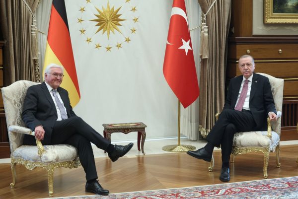 Μέση Ανατολή, Ουκρανία και… Κύπρος στο τραπέζι για Ερντογάν – Σταϊνμάιερ