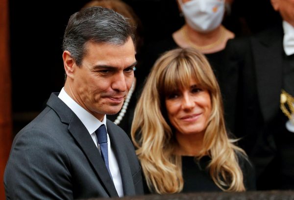Ισπανία: Ο πρωθυπουργός Σάντσεθ πρόκειται να ανακοινώσει αν θα παραμείνει ή θα παραιτηθεί