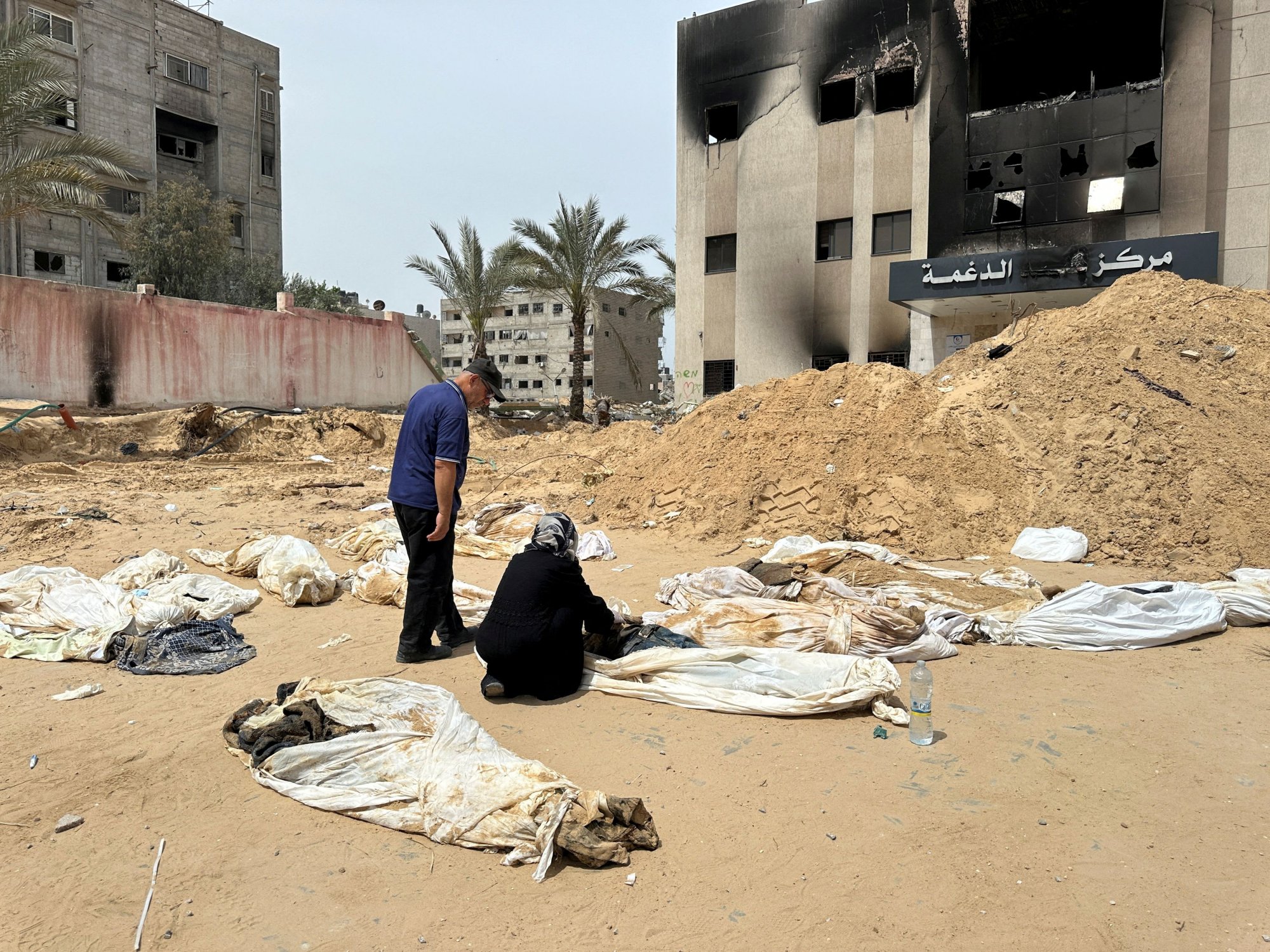 Live: Η Χαμάς μελετά την πρόταση εκεχειρίας του Ισραήλ τη στιγμή που οι βομβαρδισμοί στη Γάζα εντείνονται
