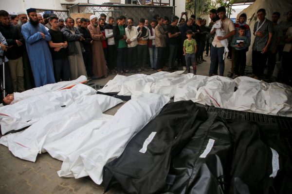 Γάζα: «Όλη μου η οικογένεια χάθηκε» – 22 νεκροί σε ισραηλινή αεροπορική επιδρομή στη Ράφα