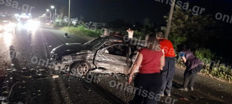 Σοβαρό τροχαίο στην παλαιά εθνική οδό Λάρισας- Θεσσαλονίκης – Τέσσερις τραυματίες